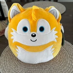 Squish mellows sonic tails